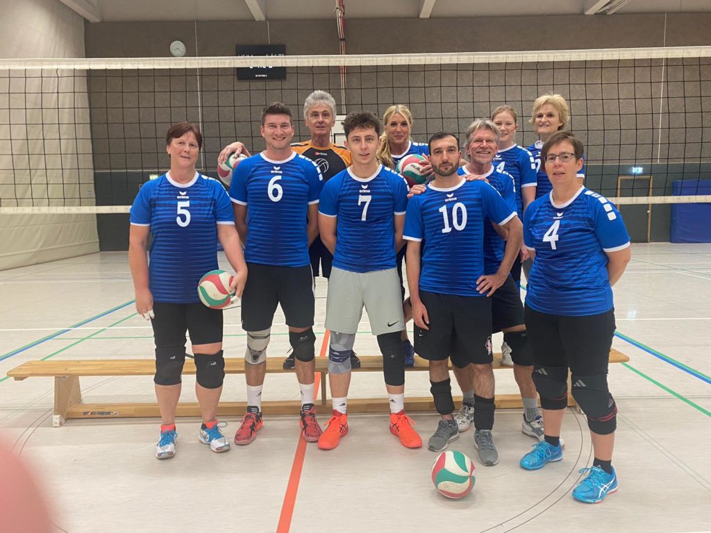 Gruppenfoto von Volleyballspielern.